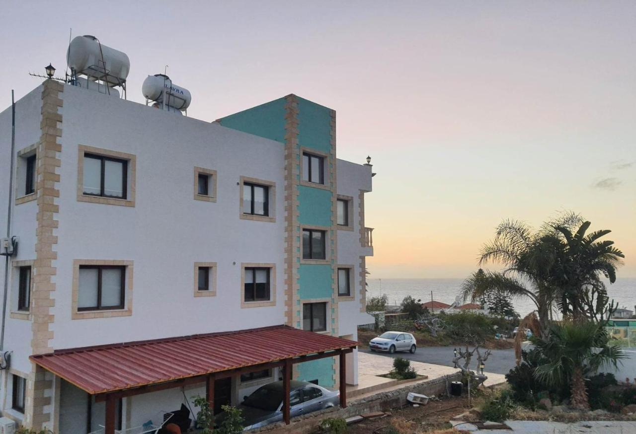 Joanna Sunset Apts Pomos Bagian luar foto