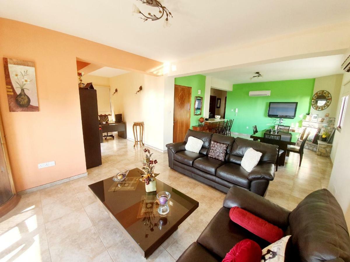 Joanna Sunset Apts Pomos Bagian luar foto