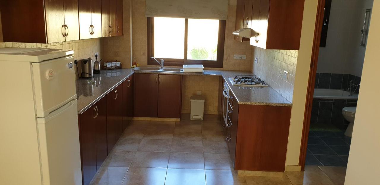 Joanna Sunset Apts Pomos Bagian luar foto