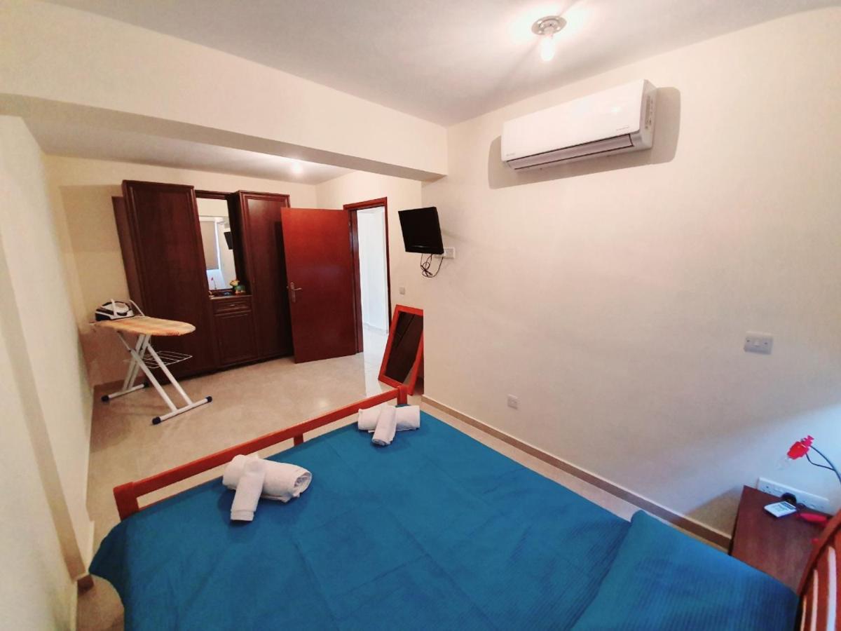 Joanna Sunset Apts Pomos Bagian luar foto